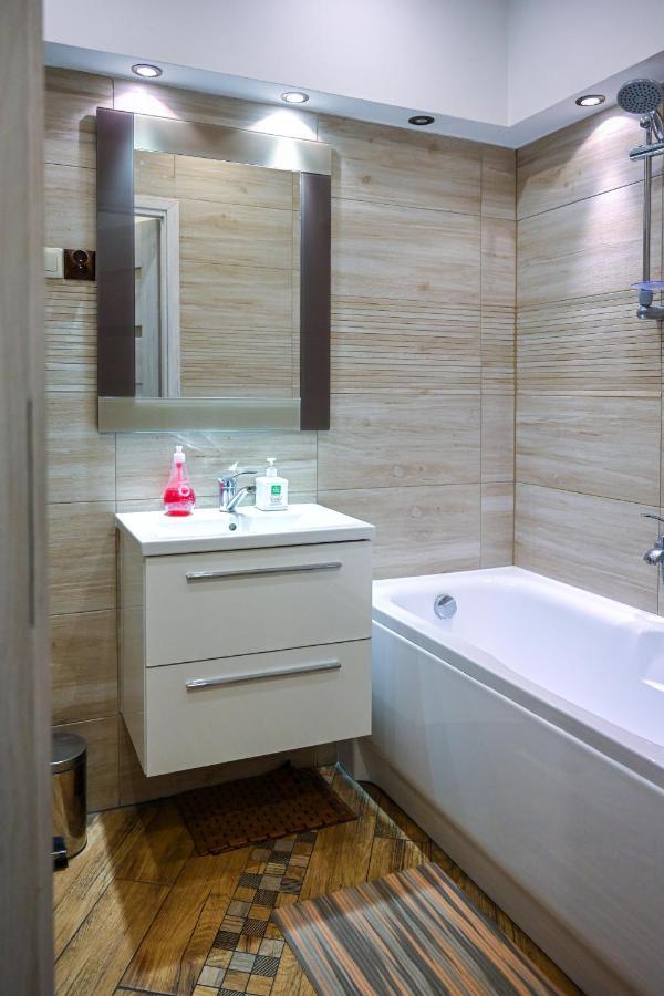 House With Lanterns Apartment Tychy Bagian luar foto